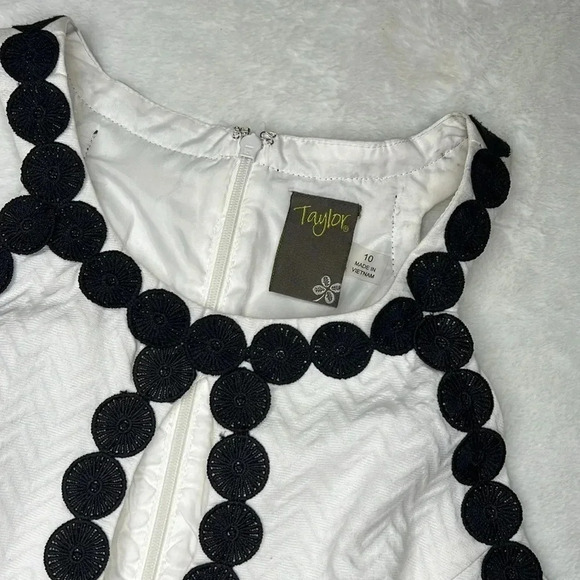 Taylor Embroidered Cocktail Mini Dress Size 10 - Picture 4 of 7